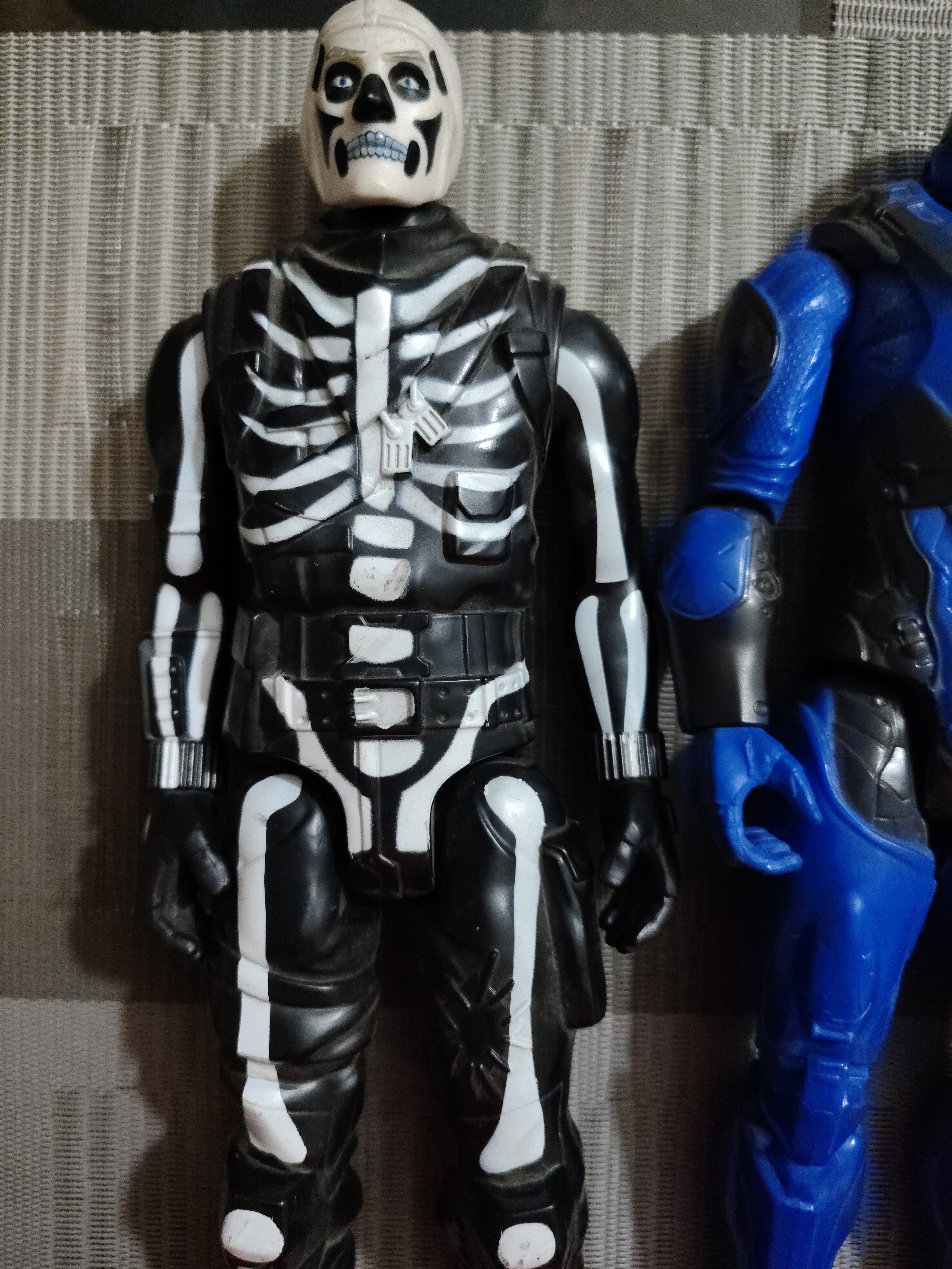 Lote de 3 Figuras de Acción Vintage Mattel y Hasbro Estilo Sci-Fi Gamer – Usadas
