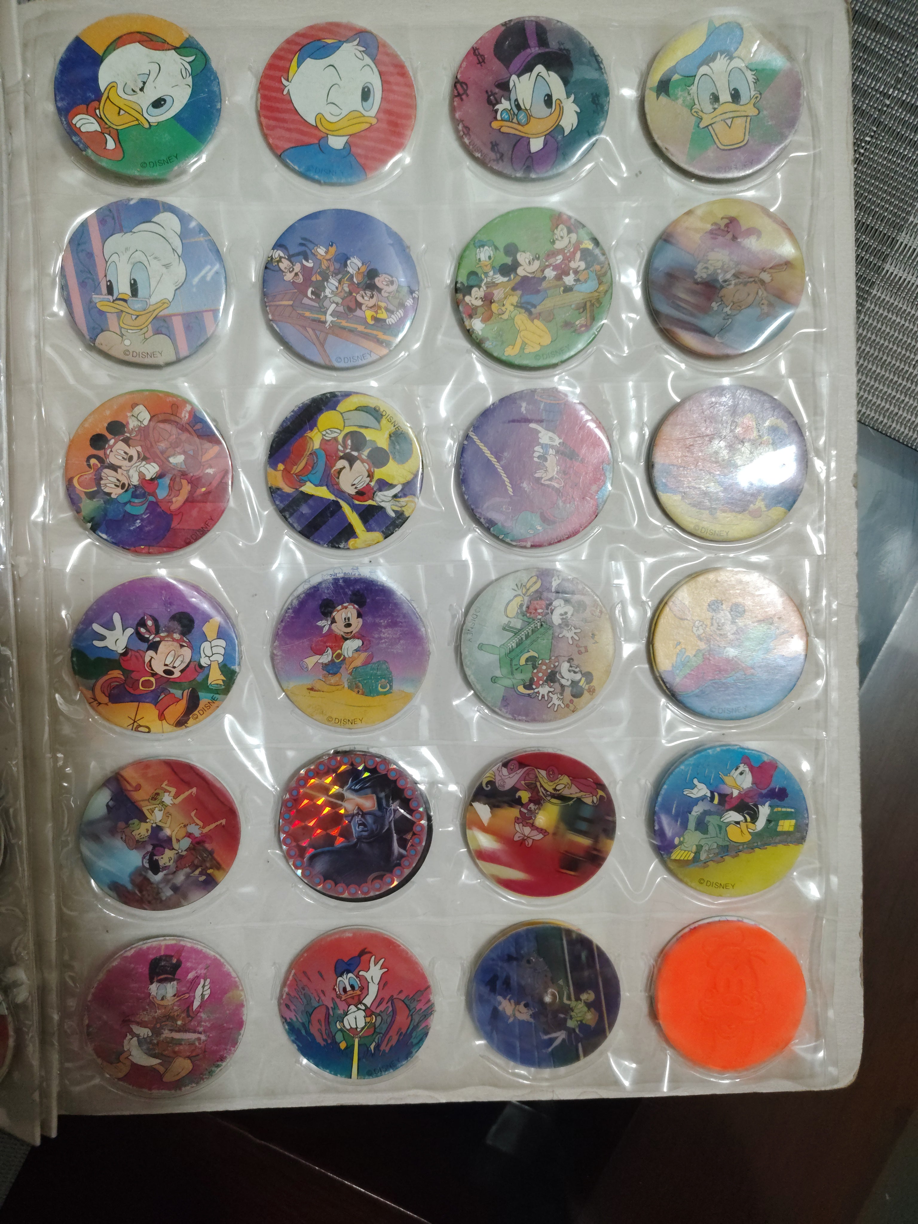 Lote de Tazos Vintage Variados (Picapiedra, Supersónicos, Don Gato y Su Pandilla, Mickey y más) + Álbum