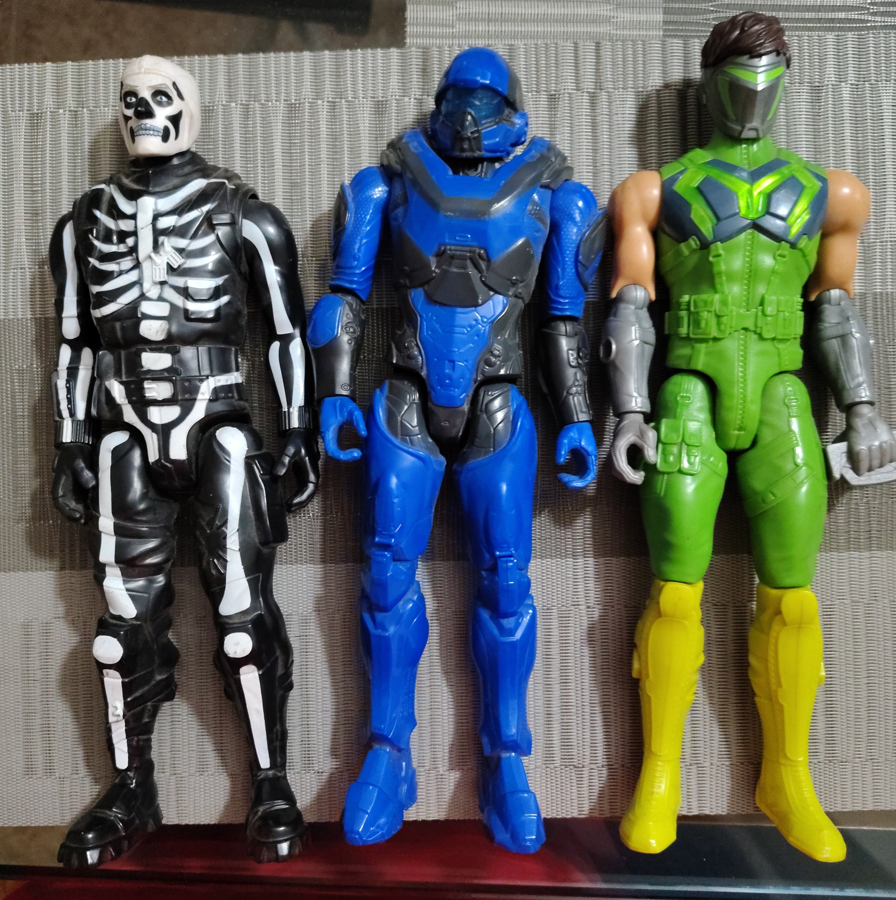 Lote de 3 Figuras de Acción Vintage Mattel y Hasbro Estilo Sci-Fi Gamer – Usadas