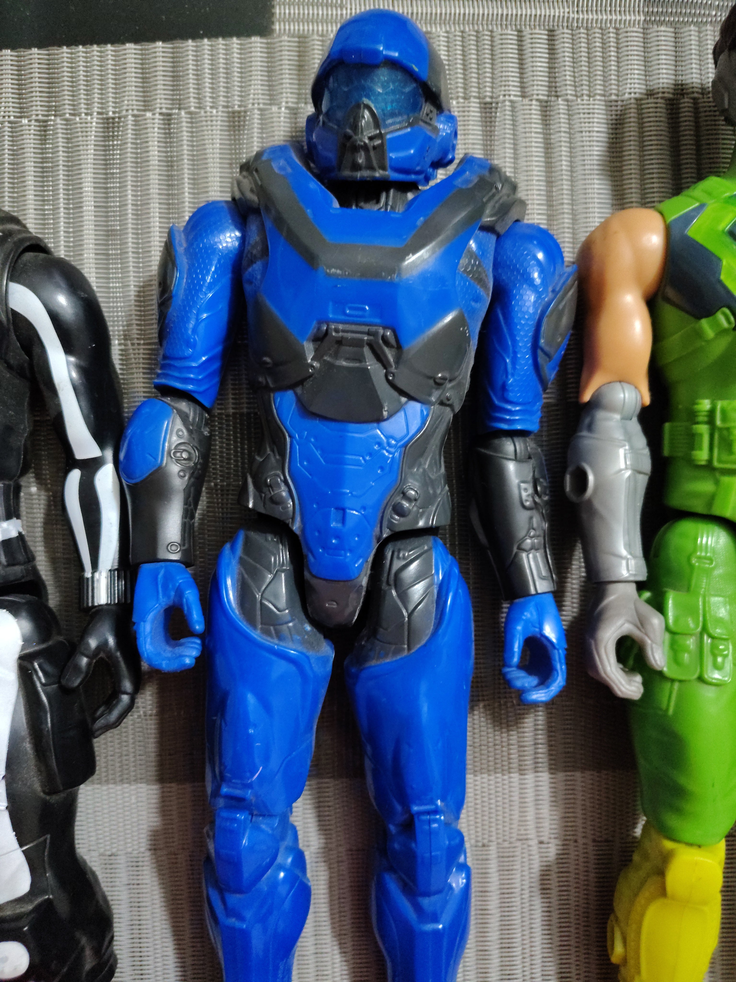 Lote de 3 Figuras de Acción Vintage Mattel y Hasbro Estilo Sci-Fi Gamer – Usadas
